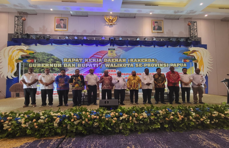 Gubernur Enembe Usul Pemekaran Papua jadi Tujuh Provinsi